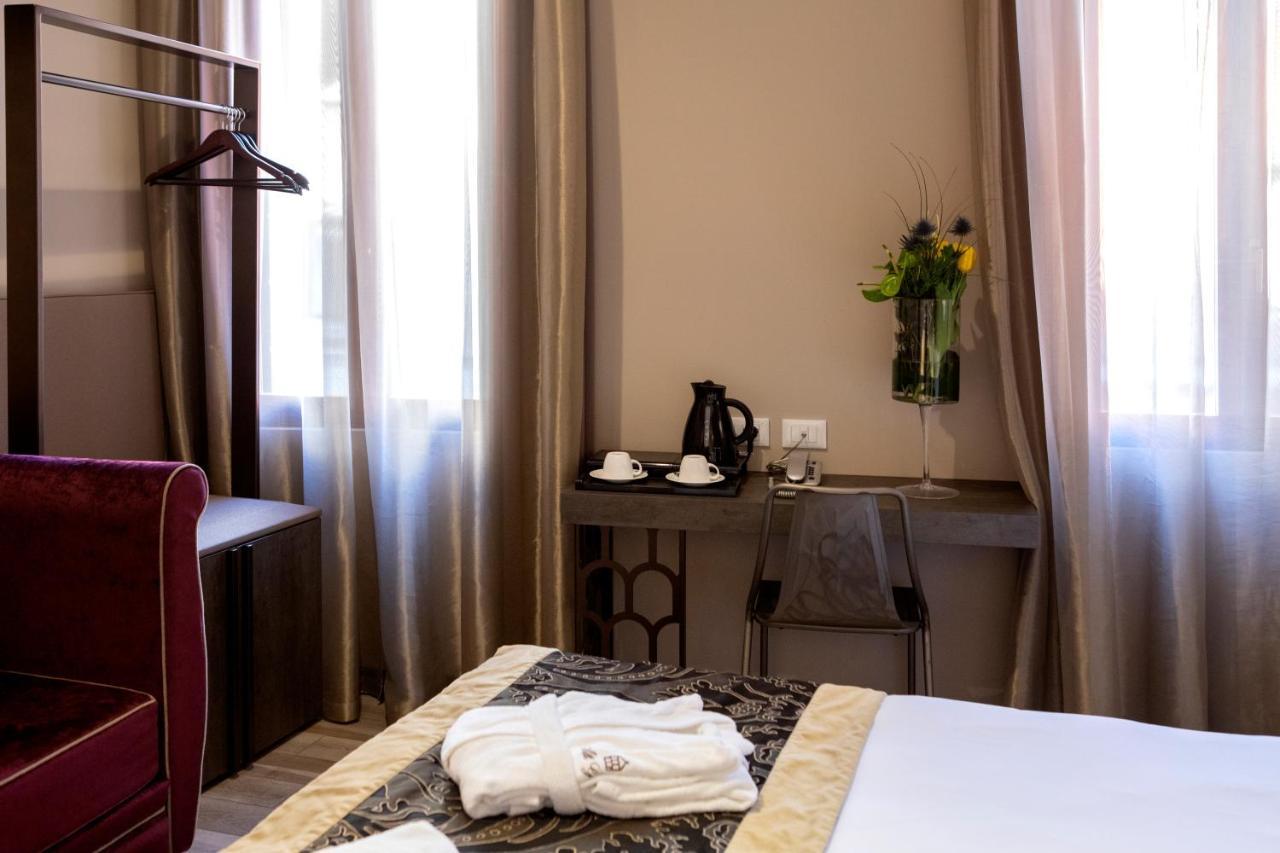 ALLE GUGLIE BOUTIQUE HOTEL VENICE 3 Italy from 118 HOTELMIX